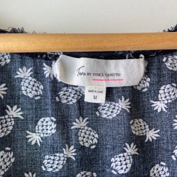 Vince Camuto pineapple print black frayed tank top - Picture 2 of 4